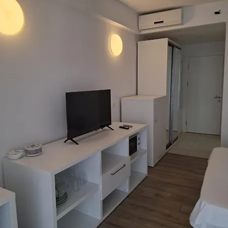 Apartment My Blaxy Douazeci si Trei August